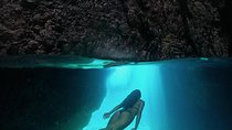 Kayak tour with cave experience