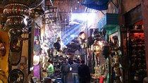 Private VIP Shopping Tour: authentic visit with a licensed guide