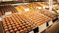 Zurich: Chocolate Tasting and Walking Tour with a Local
