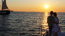 Shared Basic Sunset Trip of Santorini via Red Beach & White Beach