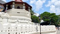 Private Kandy Day Tour by Car from Negombo
