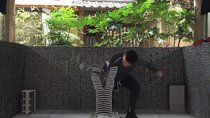 Refreshing in Asakusa! Tile-breaking / kawara smash in Asakusa, Tokyo