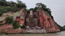 Chengdu panda base and Leshan Giant Buddha one day tour 