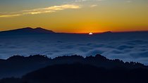 Full Day Bhaktapur Durbar Square and Nagarkot Sunset Tour