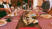 Amidst the Vineyards: Wineries & Lunch!