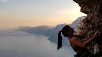Climbing on the Path of the Gods
