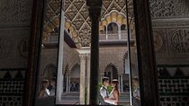 Private Photo Session with a Local Photographer in Seville
