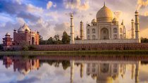 From Delhi: Overnight Taj Mahal & Agra City Tour by Car