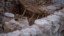 Santorini Archaeology and Wine Small-Group Tour with Tastings