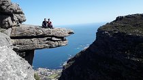 Hiking Table Mountain via Kasteels Poort Morning Hike