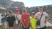 Ancient Roman Adventure: Colosseum, Roman Forum & Palatine Hill with Alessandra