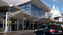 Private Luxury Airport Transfers in Auckland – Sedans & Vans