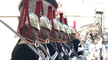 Half Day Walking Tour of Traditional London by Walking & Public Transportation