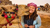 Cairo layover tour at Giza pyramids and Sphinx