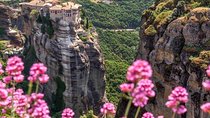 Meteora Monasteries and Hermit Caves with Lunch Stop Private Trip