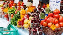 Cesarine: Small Group Market tour and Dining Experience in Verona