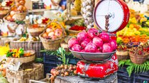 Small Group Market tour & Dining Experience at a Cesarina's home in Vico Equense