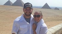 Full-Day Giza Pyramids, Egyptian Museum and bazaar Private Tour