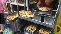 Tasting 8 Different Hanoi Street Foods at Noon Time