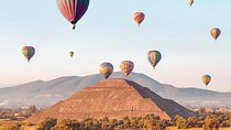 Teotihuacan Balloon ride + Transportation + Breakfast + Pyramids