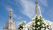 Faith and Heritage: Fátima, Batalha, Nazaré, Óbidos from Lisbon