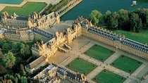 From Paris: Château de Fontainebleau and Vaux-le-Vicomte