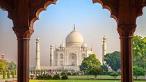 Private Tour from Delhi to Agra by Luxury Super Fast Train