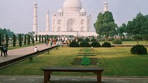 Taj Mahal Sunrise and Agra Overnight Tour from Hyderabad 