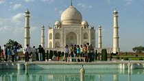 Taj Mahal Sunrise and Agra overnight Tour from Kochi with Flights