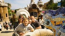 Barcelona Private Tour. Sagrada Familia & Park Guell with Tapas