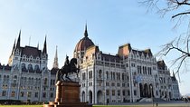 Budapest’s District V city game: curious sculptural journey
