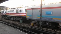 Taj Mahal Tour by Superfast Gatimaan Express Train