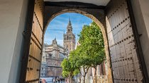 Walking tour through the old Jewish quarter of Santa Cruz.