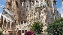 Sagrada Familia Guided Tour with Fast-Track Entry