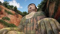 Chengdu Private Day Tour to the Leshan Giant Buddha with Lunch and Boat Ride