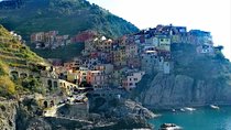 Cinque Terre from Genoa: Private Roundtrip Transfer & Local Driver Disposal 