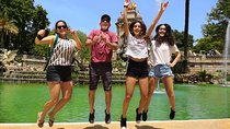 Family Private Tour: Churros, Hot Chocolate & Games in Barcelona