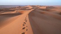 Sunset in Al Wahiba Sands. (Sunset at the desert)