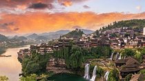 Day Tour for Mengdong River Rafting and Furong Town from May to October 