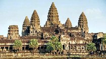 Explore Angkor Wat Sunrise Tour and outskirt temple Banteay Srei 