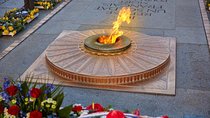 Half-Day Private Guided Walking Historic WW2 Tour of Paris