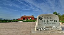 Beijing Private Layover Tour of Ming Tombs, Fragrant Hills and Qianmen Street