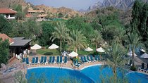 Private Guided Dune Bashing Day Tour in Wadi Hatta Mountains
