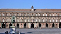 Private Walking Royal Tour of Naples: Castles and Kings