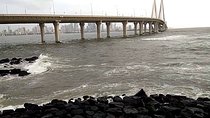North Mumbai City with Bollywood Studio Tour in Private Vehicle