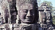 Three major archaeological sites, Angkor Wat Temple, Angkor Thom Temple, Ta Prohm Temple "One-day small turn course" <with Japanese guide / with private car / in-car / free Wi-Fi>