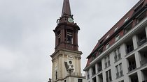 Private city tour through criminal Berlin
