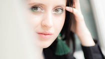 Take Stunning Photos of Yourself While Walking Vienna