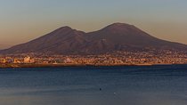 Unique walk around the crater of the Vesuvius