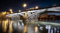 Private night route through Triana 